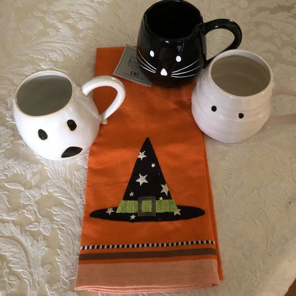 Pottery Barn Other - Pottery Barn Halloween Mugs EUC!!